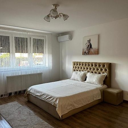 Anastasia Apartament Lägenhet Oradea Exteriör bild