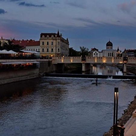 Anastasia Apartament Lägenhet Oradea Exteriör bild